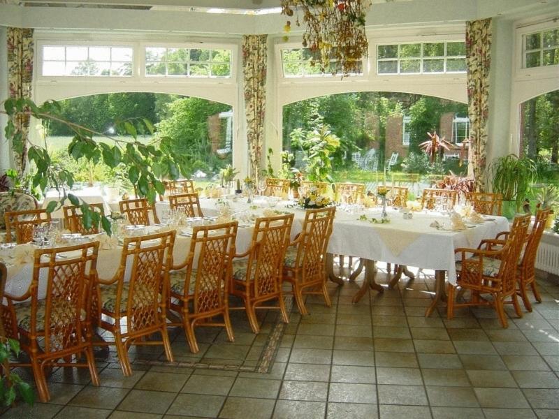 Hotel Und Restaurant Waldschloesschen 크리비츠 레스토랑 사진