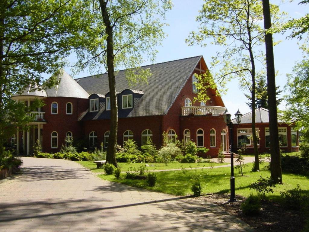 Hotel Und Restaurant Waldschloesschen 크리비츠 외부 사진